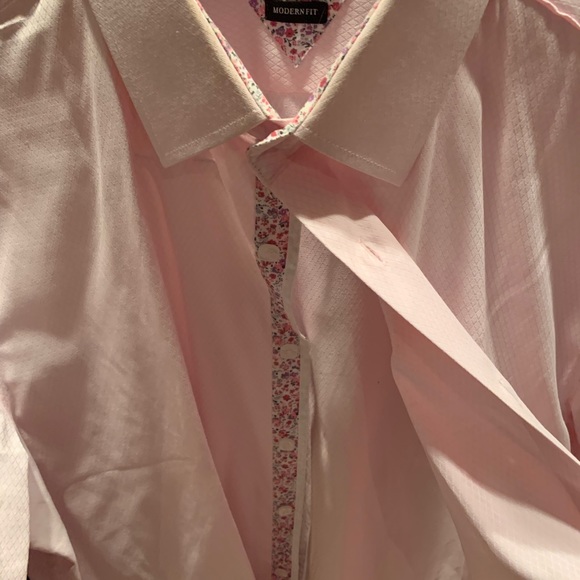 Beautiful Pink Dress Shirt Size L. - Picture 3 of 6
